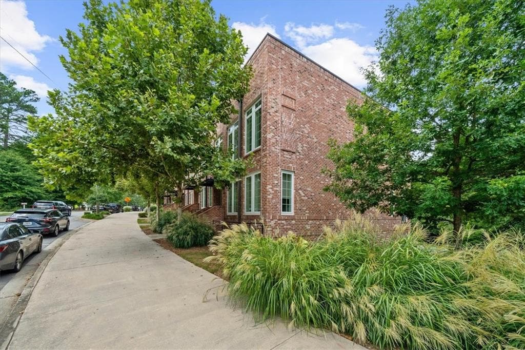 2 bedroom, 1 bathroom, 1,340 sq ft condominium for rent at 205 Devore Road, Alpharetta, GA 30009 for $2,600 a month — photo 9