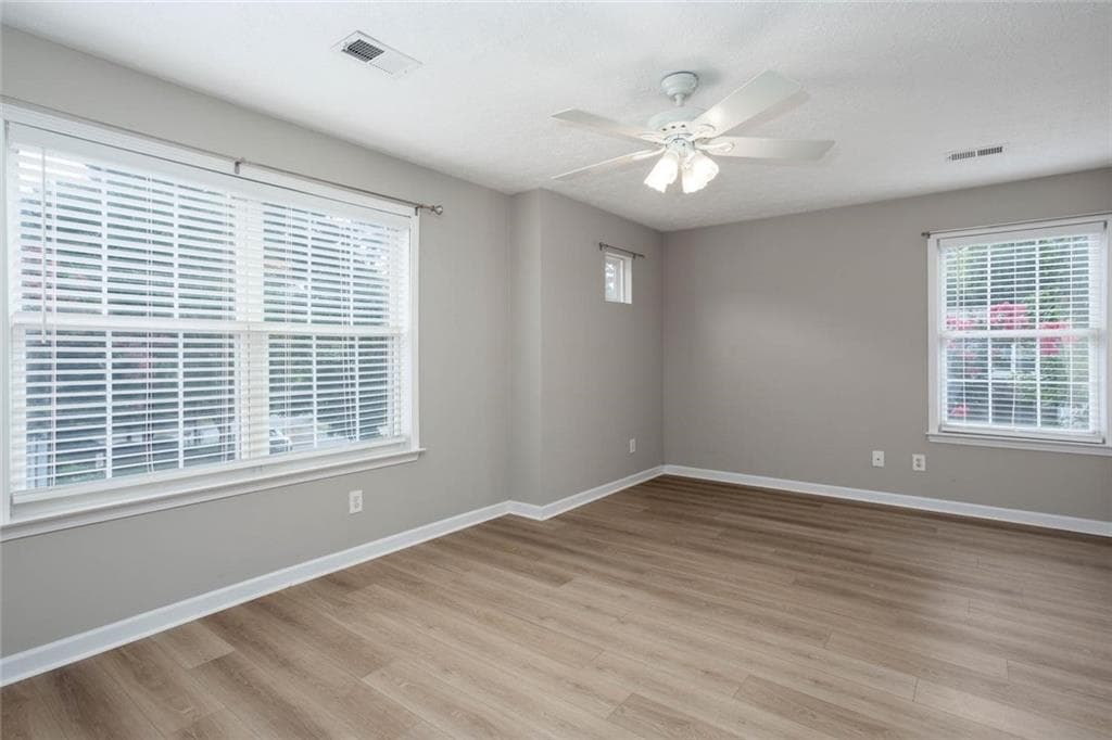 2 bedroom, 3 bathroom, 1,314 sq ft single family residence under contract at 126 W Oaks Place, Woodstock, GA 30188 — photo 10