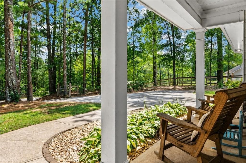 3 bedroom, 2 bathroom, 1,821 sq ft single family residence for sale at 5411 Hightower Trail, Oxford, GA 30054 — photo 3