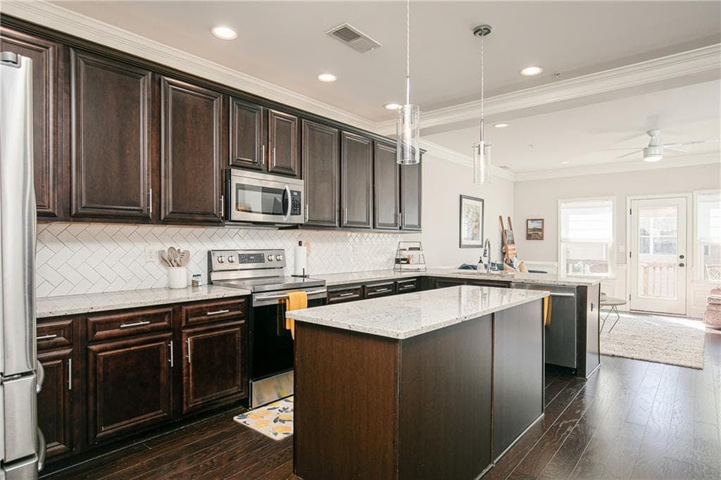 3 bedroom, 4 bathroom, 3,363 sq ft townhouse for sale at 623 Sweet Bay Ridge, Woodstock, GA 30188 — photo 4