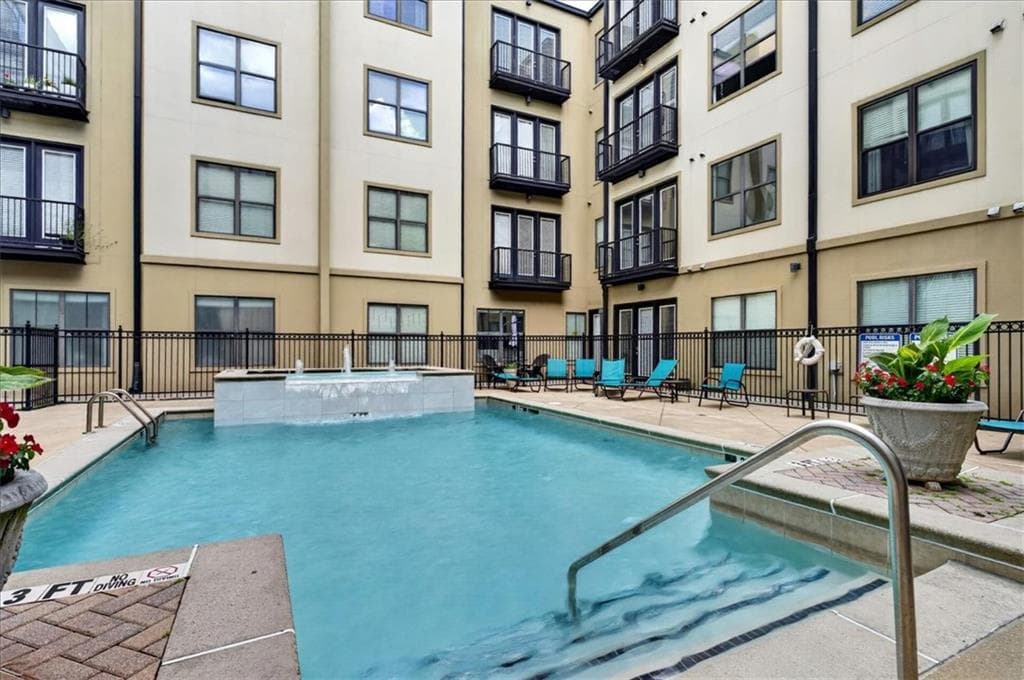 2 bedroom, 2 bathroom, 1,178 sq ft condominium under contract at 5300 Peachtree Road 2604, Atlanta, GA 30341 — photo 5