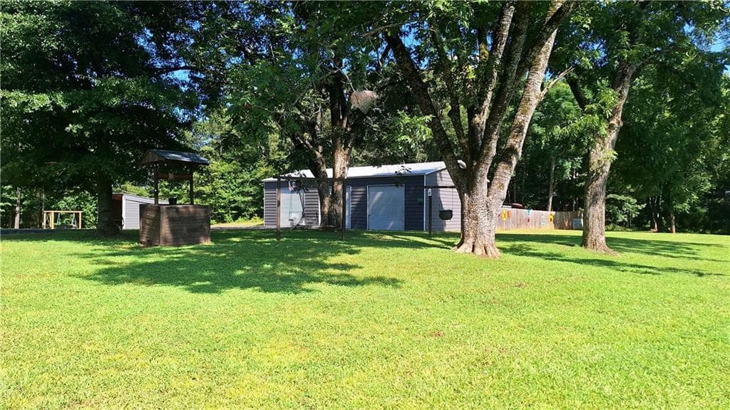 5 bedroom, 3 bathroom, 2,580 sq ft single family residence for sale at 2107 Henderson Mill Road, Covington, GA 30014 — photo 8
