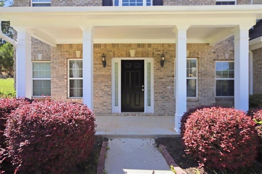 5 bedroom, 3 bathroom, 2,935 sq ft single family residence for sale at 861 Wisteria View Court, Dacula, GA 30019 — photo 5