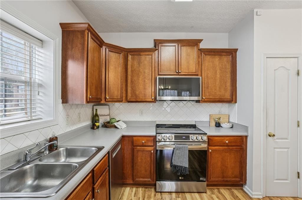 4 bedroom, 3 bathroom, 2,821 sq ft single family residence for sale at 260 Wildcat Lake Drive, Lawrenceville, GA 30043 — photo 7