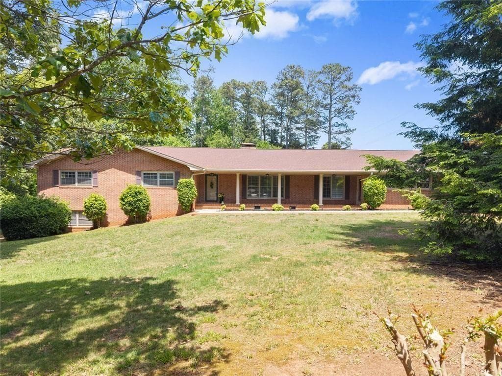 4 bedroom, 3 bathroom, 4,364 sq ft single family residence for sale at 4118 Mountain View Road, Oakwood, GA 30566 — photo 4