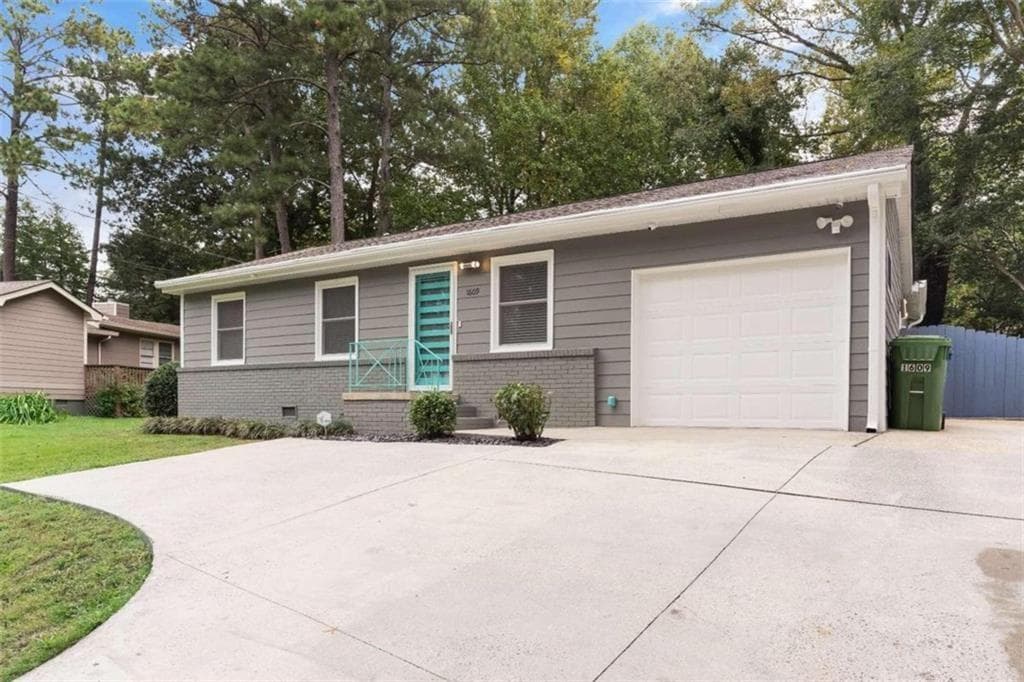 3 bedroom, 2 bathroom, 1,524 sq ft single family residence for sale at 1609 Bridgeport Drive, Atlanta, GA 30318 — photo 2