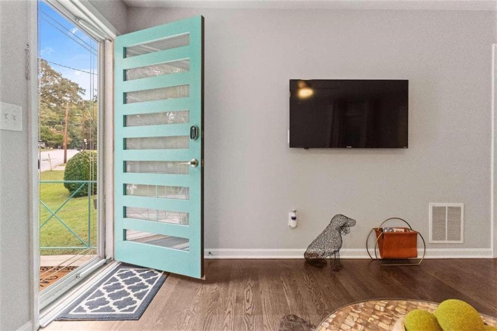 3 bedroom, 2 bathroom, 1,524 sq ft single family residence for sale at 1609 Bridgeport Drive, Atlanta, GA 30318 — photo 6