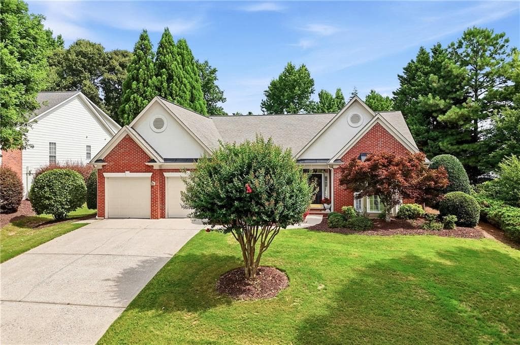 3 bedroom, 3 bathroom, 2,819 sq ft single family residence under contract at 1430 Harburn Court, Cumming, GA 30041 — photo 2