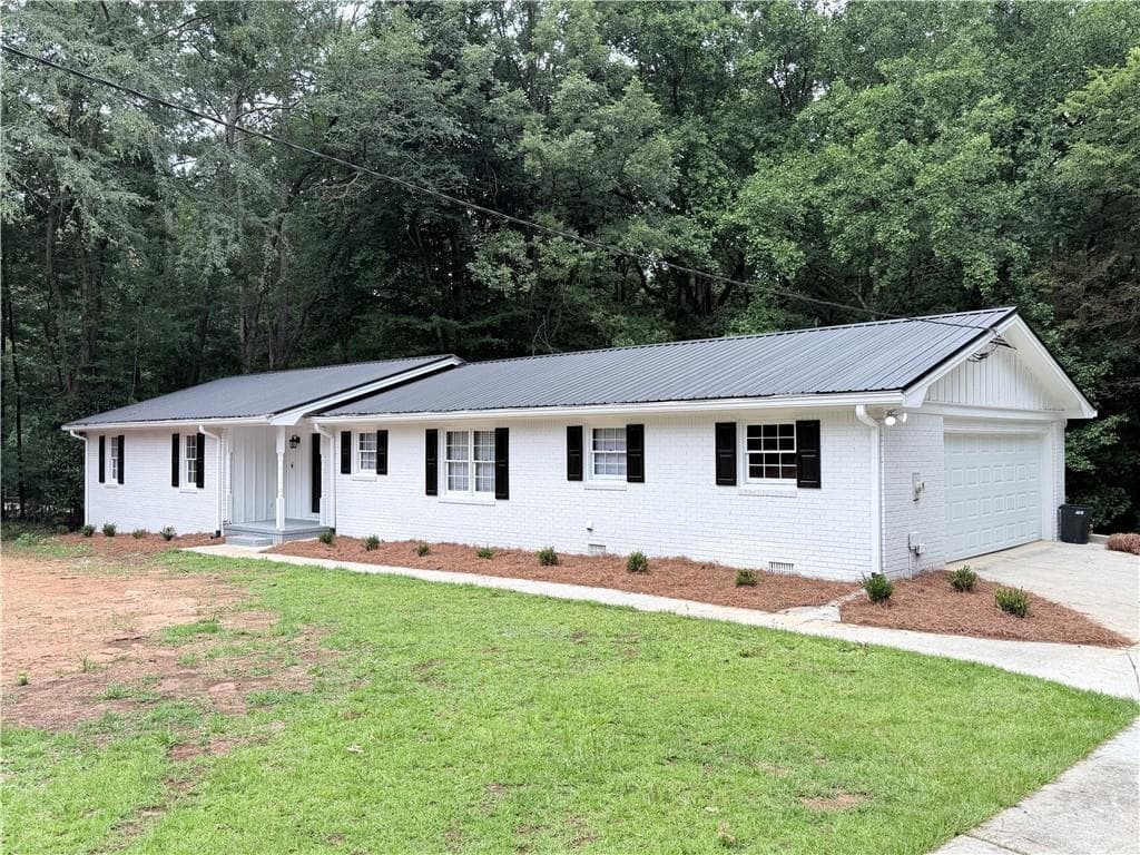 3 bedroom, 2 bathroom, 3,480 sq ft single family residence for sale at 1912 Wildwood Court, Conyers, GA 30094 — photo 3