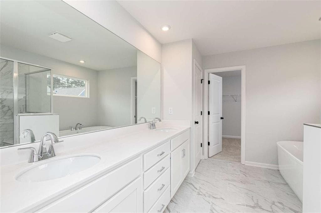 4 bedroom, 3 bathroom, 2,729 sq ft single family residence for sale at 405 Satilla Court, Locust Grove, GA 30248 — photo 6