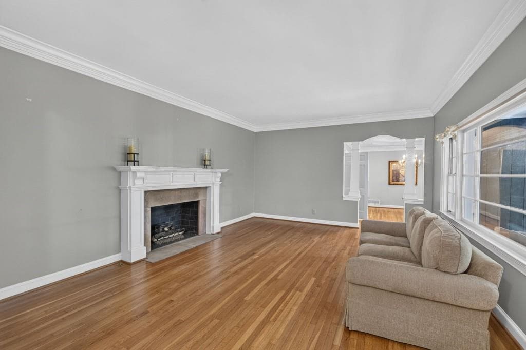 5 bedroom, 3 bathroom, 3,864 sq ft single family residence for sale at 5274 Powers Ferry Road, Atlanta, GA 30327 — photo 7