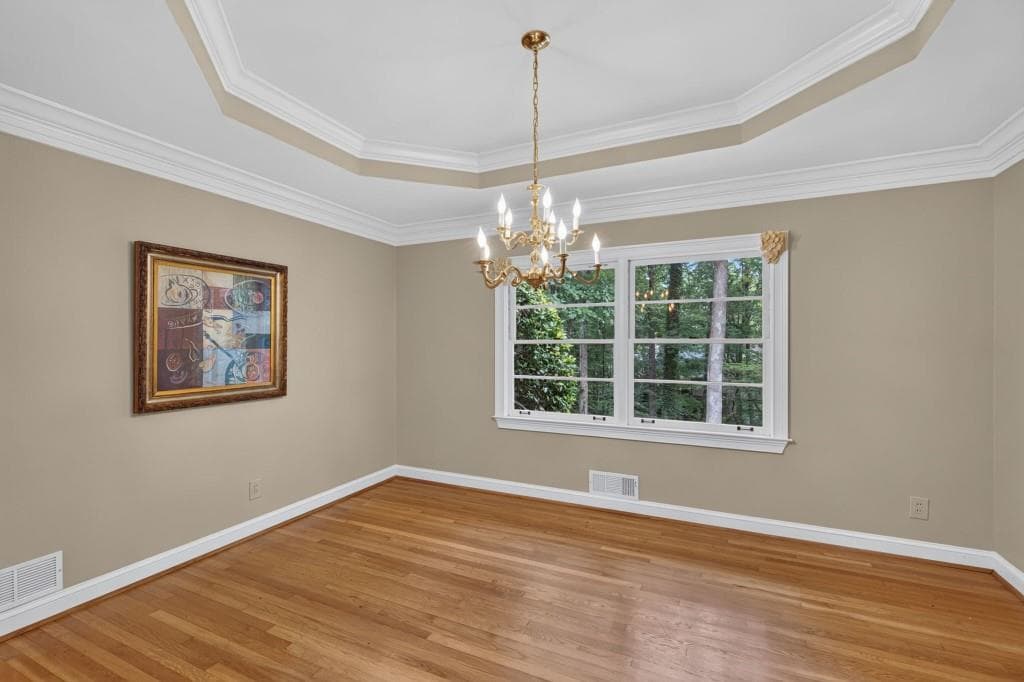 5 bedroom, 3 bathroom, 3,864 sq ft single family residence for sale at 5274 Powers Ferry Road, Atlanta, GA 30327 — photo 10