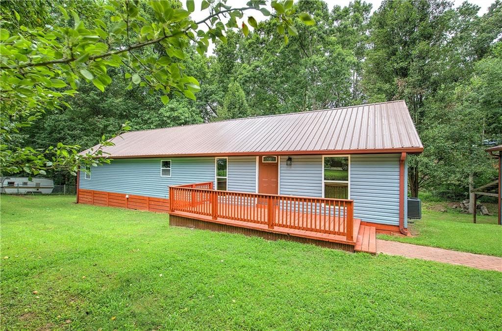 4 bedroom, 3 bathroom single family residence under contract at 7289 Staton Place, Acworth, GA 30102