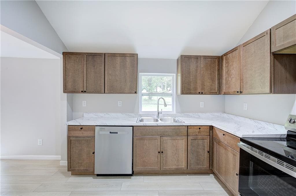 4 bedroom, 3 bathroom single family residence under contract at 7289 Staton Place, Acworth, GA 30102 — photo 4