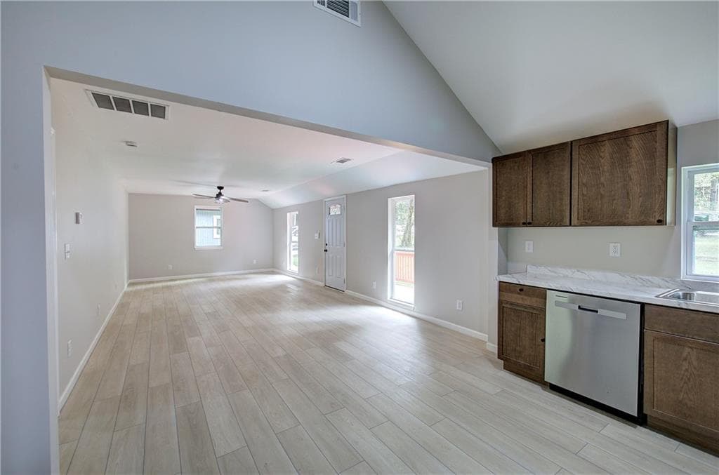 4 bedroom, 3 bathroom single family residence under contract at 7289 Staton Place, Acworth, GA 30102 — photo 5