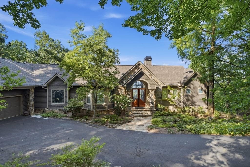 4 bedroom, 4 bathroom, 4,307 sq ft single family residence for sale at 84 Fox Claw Knoll, Big Canoe, GA 30143