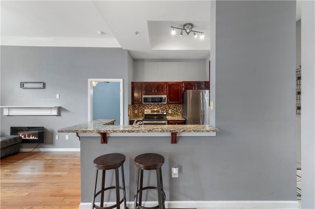 2 bedroom, 2 bathroom, 1,130 sq ft condominium for sale at 2700 Pine Tree Road 2314, Atlanta, GA 30324 — photo 9