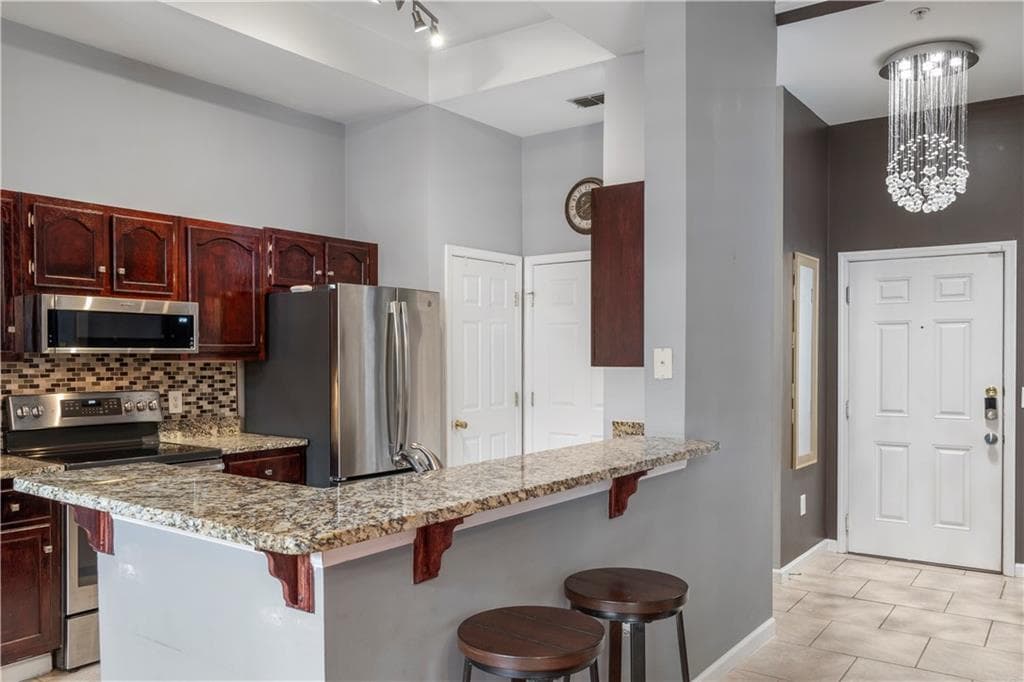 2 bedroom, 2 bathroom, 1,130 sq ft condominium for sale at 2700 Pine Tree Road 2314, Atlanta, GA 30324 — photo 10