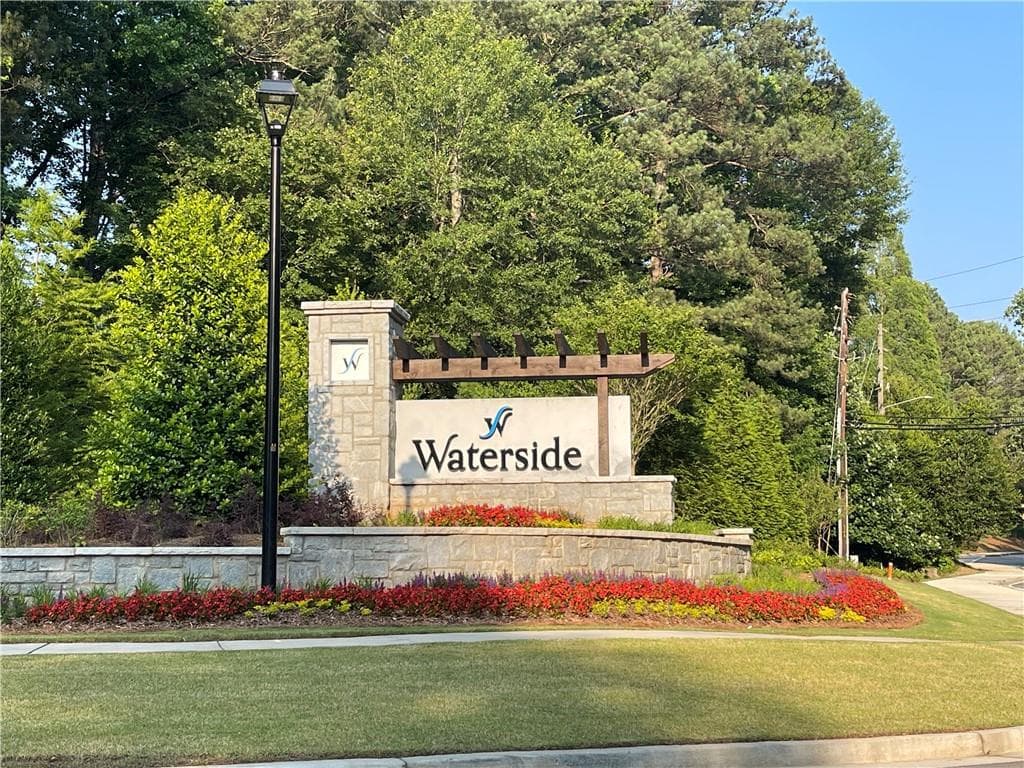 3 bedroom, 4 bathroom, 2,201 sq ft townhouse for sale at 4571 Deanston Court 389, Peachtree Corners, GA 30092 — photo 3