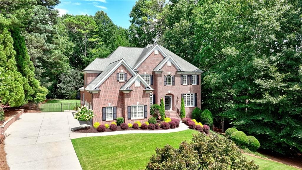 6 bedroom, 7 bathroom, 7,250 sq ft single family residence for sale at 720 Lake Mist Cove, Milton, GA 30004 — photo 2