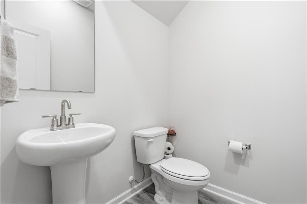 3 bedroom, 4 bathroom, 1,740 sq ft townhouse for sale at 3939 Hidden River Lane, Oakwood, GA 30566 — photo 3