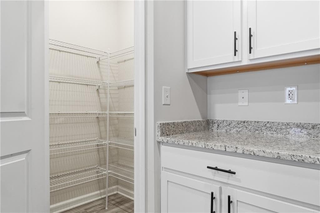 3 bedroom, 4 bathroom, 1,740 sq ft townhouse for sale at 3939 Hidden River Lane, Oakwood, GA 30566 — photo 4
