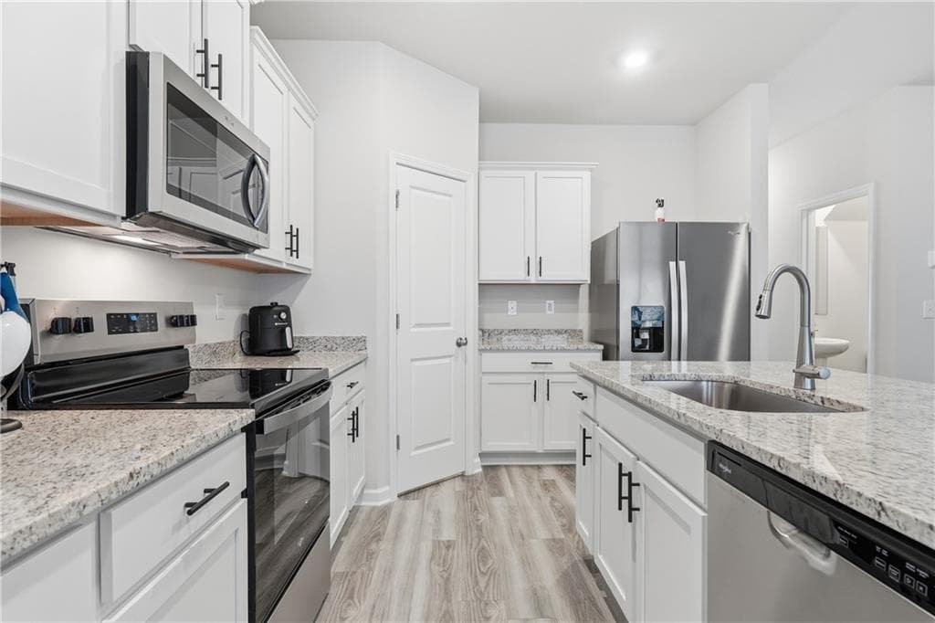 3 bedroom, 4 bathroom, 1,740 sq ft townhouse for sale at 3939 Hidden River Lane, Oakwood, GA 30566 — photo 8