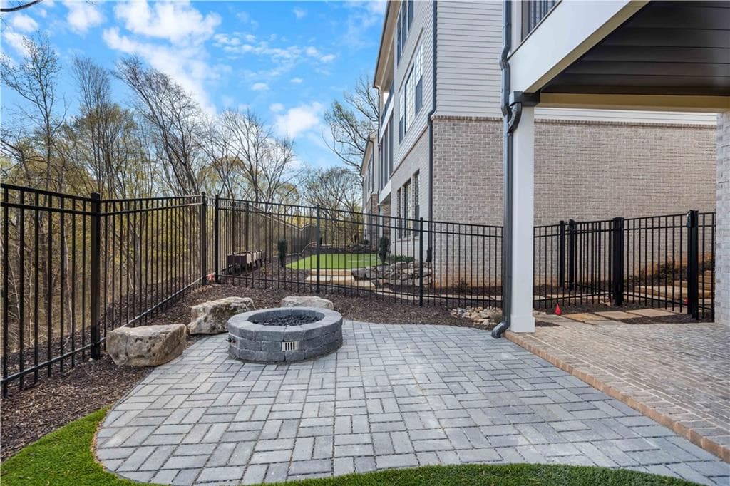 4 bedroom, 6 bathroom, 4,234 sq ft single family residence for sale at 5561 Broad River View, Peachtree Corners, GA 30092 — photo 6