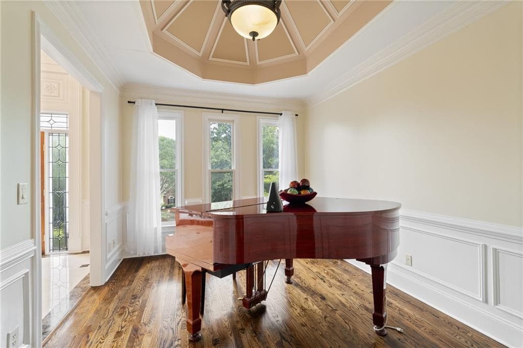 6 bedroom, 6 bathroom, 6,896 sq ft single family residence for sale at 8240 Royal Troon Drive, Duluth, GA 30097 — photo 5