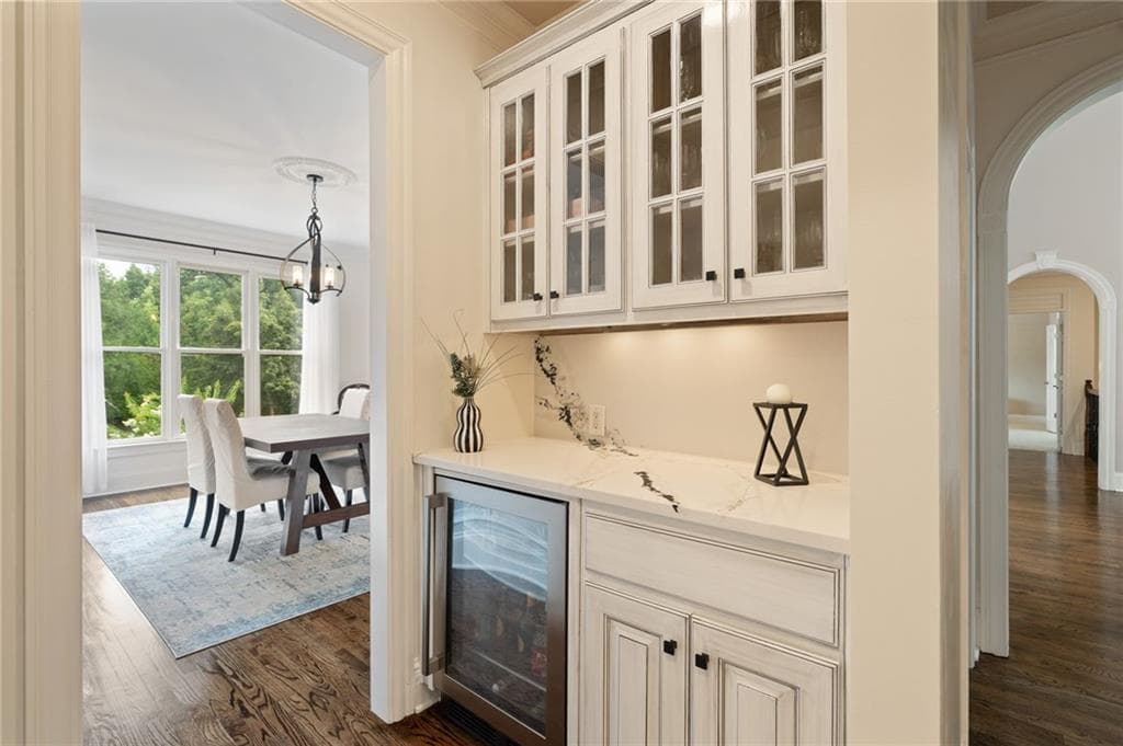 6 bedroom, 6 bathroom, 6,896 sq ft single family residence for sale at 8240 Royal Troon Drive, Duluth, GA 30097 — photo 9