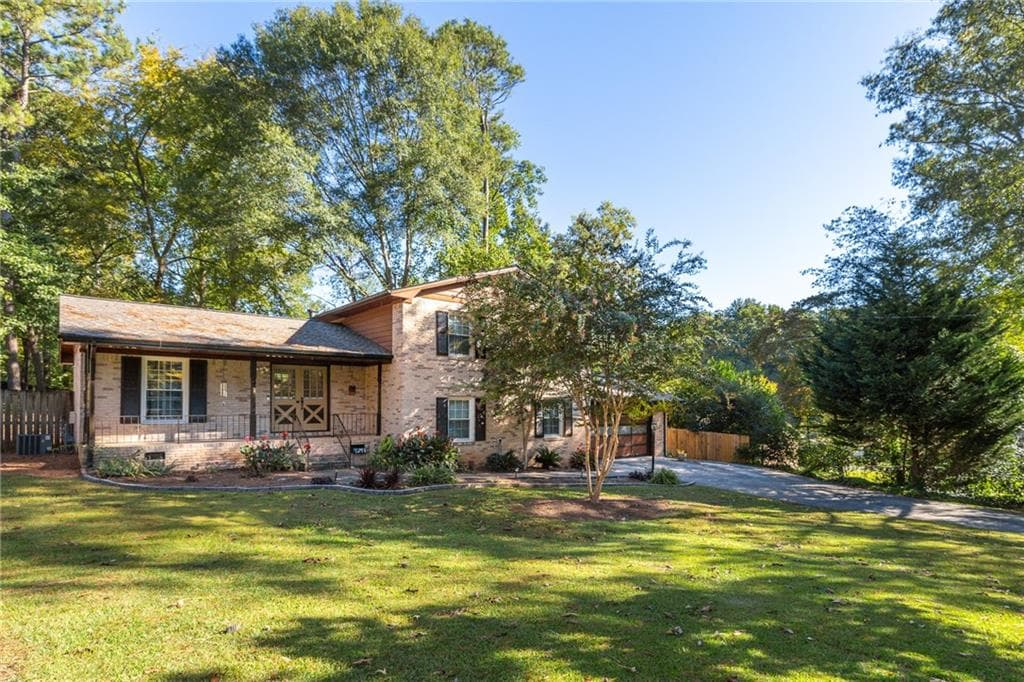 3 bedroom, 3 bathroom, 1,991 sq ft single family residence for rent at 3247 Clearview Drive, Marietta, GA 30060 for $2,895 a month — photo 1 of 19