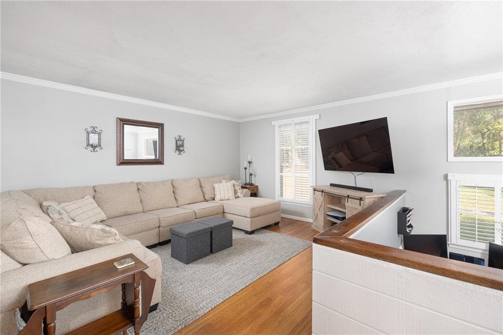 3 bedroom, 3 bathroom, 1,991 sq ft single family residence for rent at 3247 Clearview Drive, Marietta, GA 30060 for $2,895 a month — photo 3