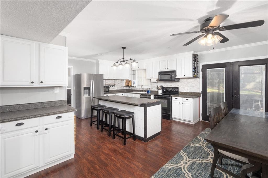 3 bedroom, 3 bathroom, 1,991 sq ft single family residence for rent at 3247 Clearview Drive, Marietta, GA 30060 for $2,895 a month — photo 6