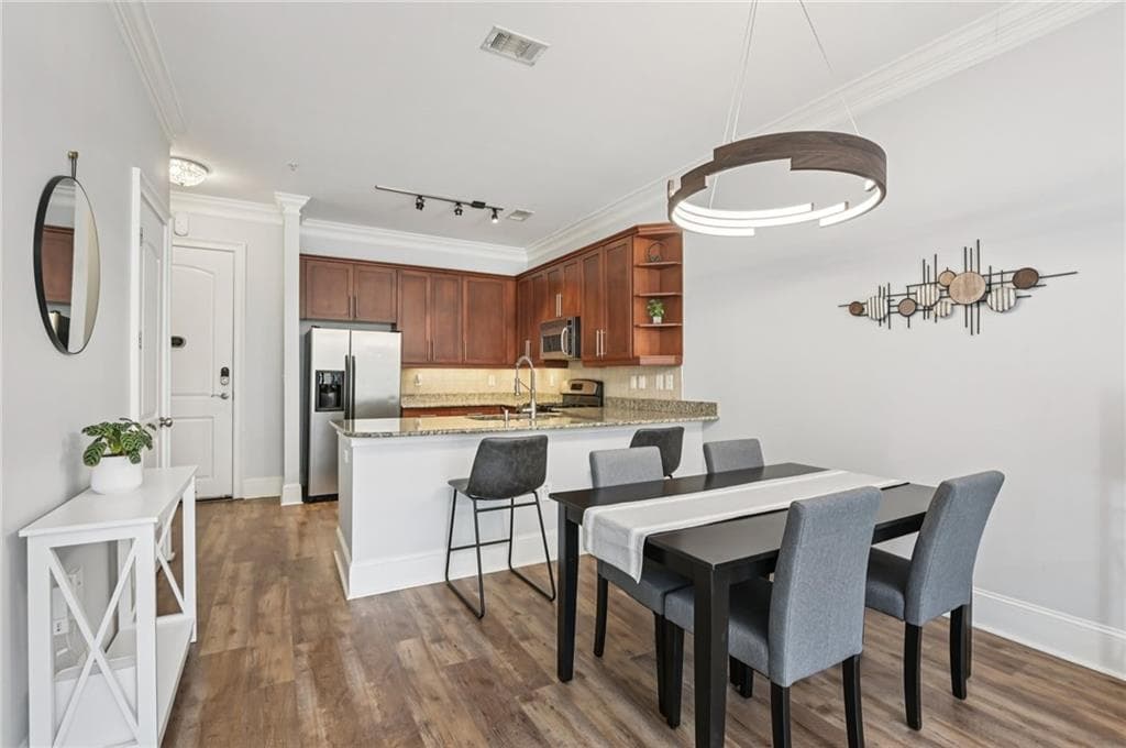1 bedroom, 1 bathroom, 783 sq ft condominium for sale at 1055 Piedmont Avenue 309, Atlanta, GA 30309 — photo 4