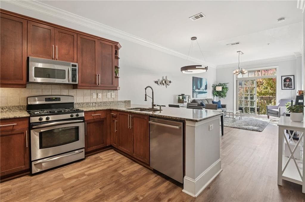 1 bedroom, 1 bathroom, 783 sq ft condominium for sale at 1055 Piedmont Avenue 309, Atlanta, GA 30309 — photo 5