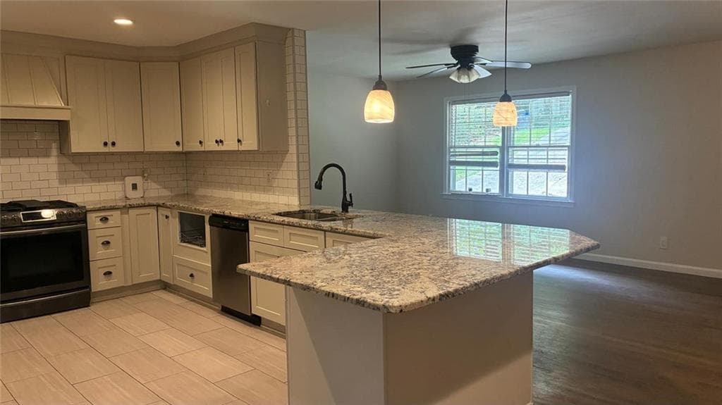 5 bedroom, 3 bathroom, 1,902 sq ft single family residence for rent at 1744 Oak Ridge Way, Lawrenceville, GA 30044 for $2,195 a month — photo 6