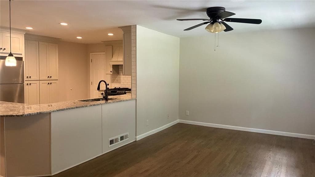 5 bedroom, 3 bathroom, 1,902 sq ft single family residence for rent at 1744 Oak Ridge Way, Lawrenceville, GA 30044 for $2,195 a month — photo 2