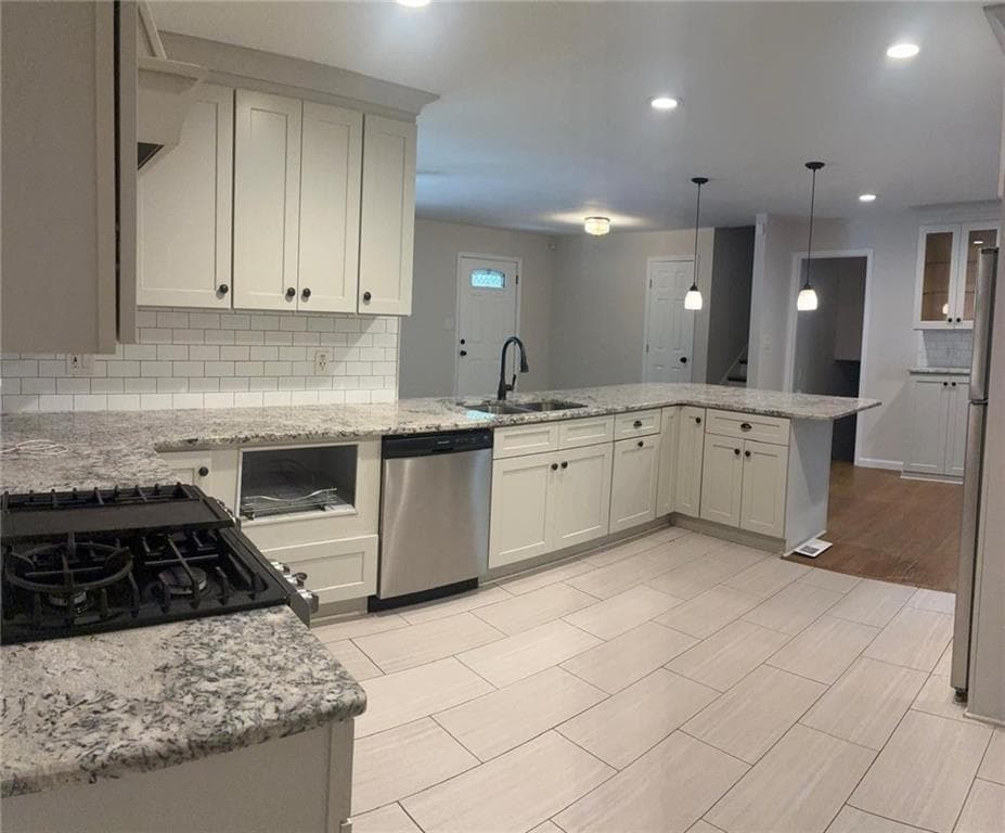 5 bedroom, 3 bathroom, 1,902 sq ft single family residence for rent at 1744 Oak Ridge Way, Lawrenceville, GA 30044 for $2,195 a month — photo 4