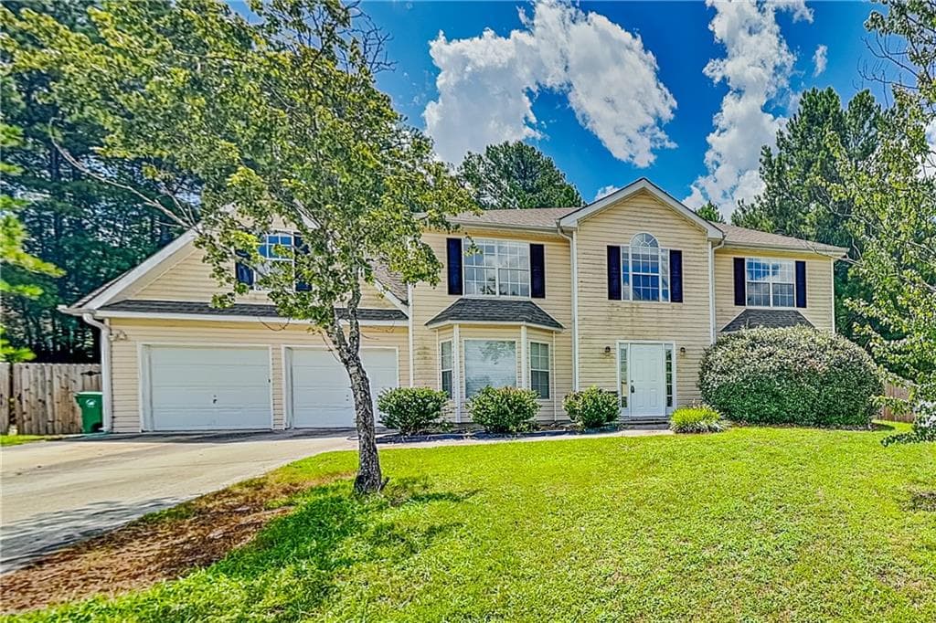 4 bedroom, 3 bathroom, 2,318 sq ft single family residence for rent at 1867 Harmony Trace, Lithonia, GA 30058 for $2,050 a month — photo 1 of 20