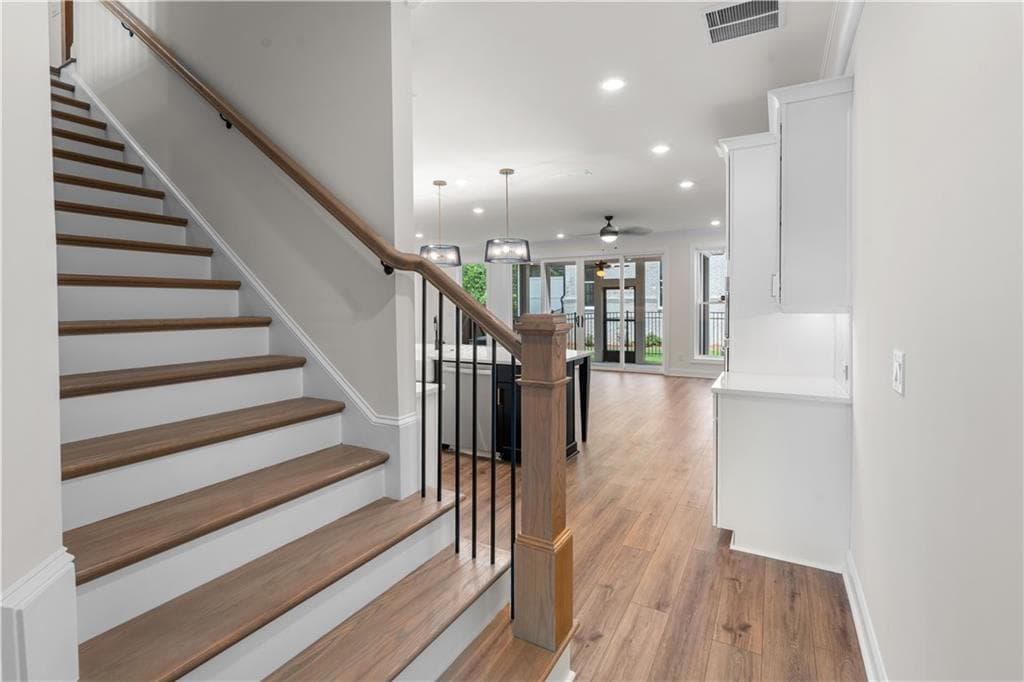 3 bedroom, 3 bathroom, 2,233 sq ft townhouse under contract at 4703 Coleridge Court 426, Peachtree Corners, GA 30092 — photo 9