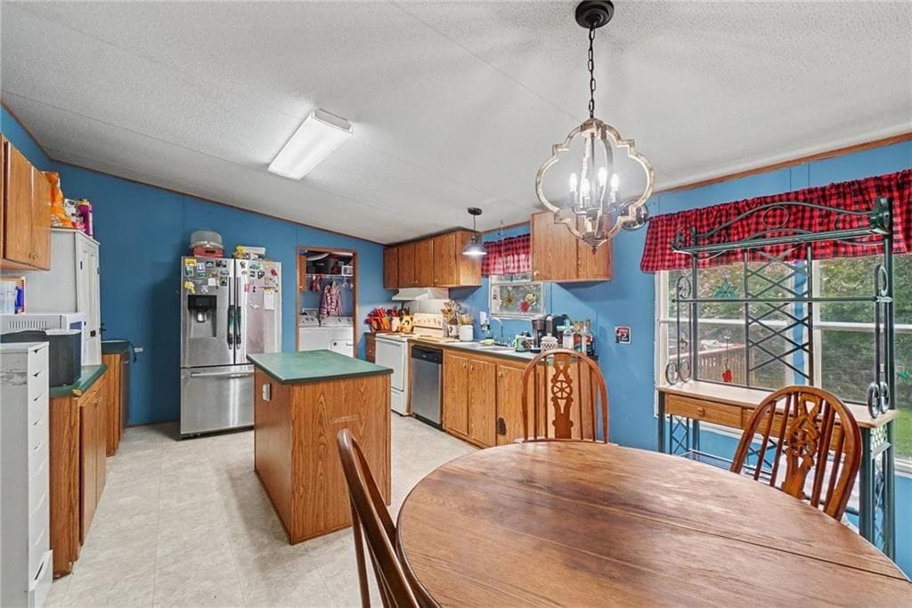 4 bedroom, 2 bathroom, 1,960 sq ft single family residence for sale at 650 Bart Manous Road, Canton, GA 30115 — photo 10