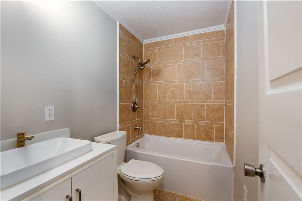 3 bedroom, 2 bathroom, 1,572 sq ft single family residence under contract at 1085 New Rosedale Road, Armuchee, GA 30105 — photo 10