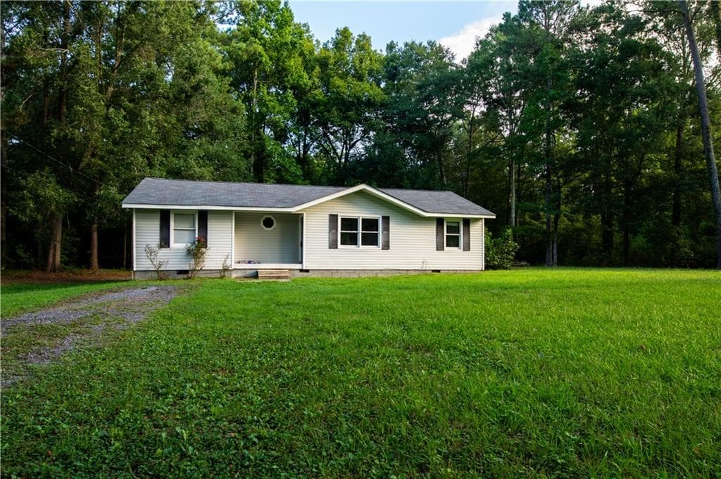 3 bedroom, 2 bathroom, 1,572 sq ft single family residence under contract at 1085 New Rosedale Road, Armuchee, GA 30105