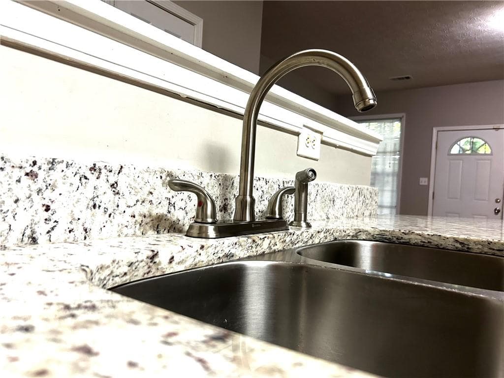 2 bedroom, 3 bathroom, 1,560 sq ft townhouse under contract at 4852 Hairston Park Square, Stone Mountain, GA 30083 — photo 6