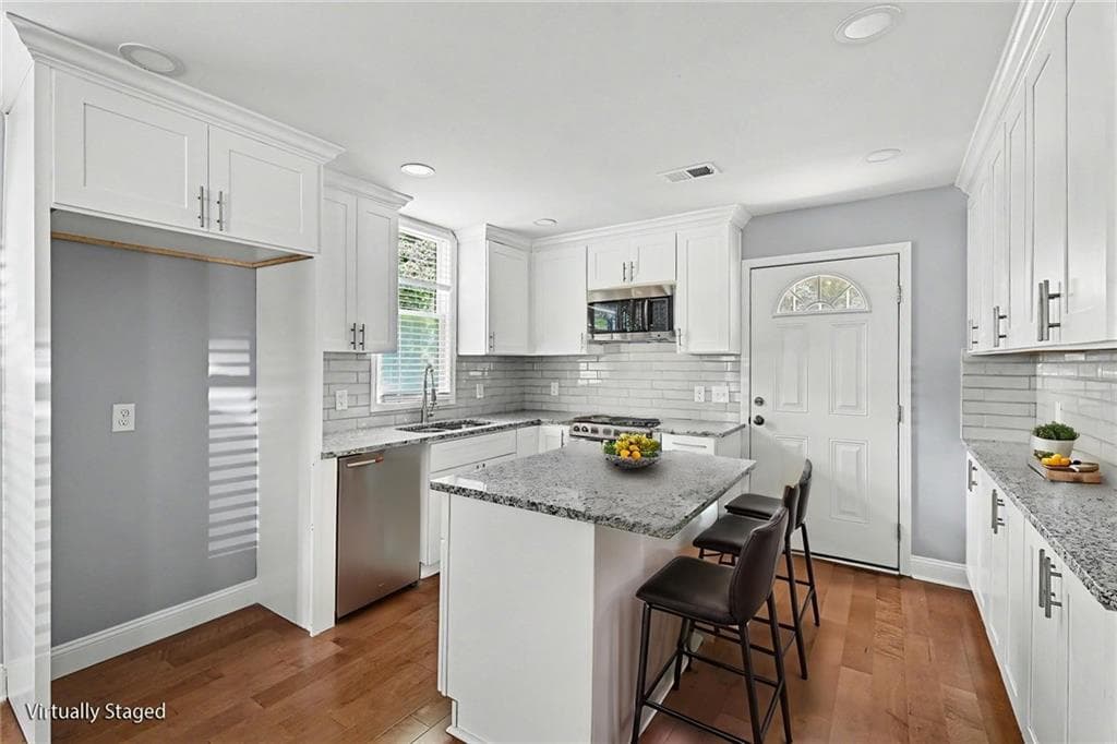 3 bedroom, 2 bathroom, 1,585 sq ft single family residence for sale at 4915 Campbellton Road, Atlanta, GA 30331 — photo 10