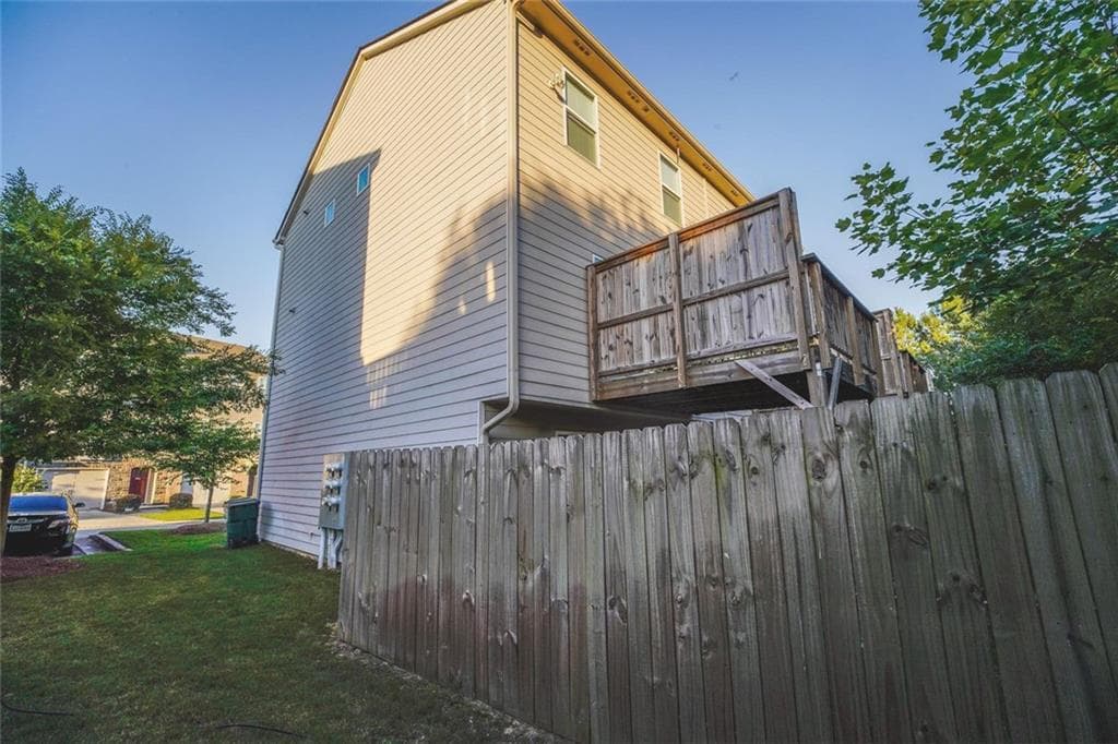 4 bedroom, 4 bathroom, 1,350 sq ft townhouse for sale at 969 Society Circle, Atlanta, GA 30331 — photo 4