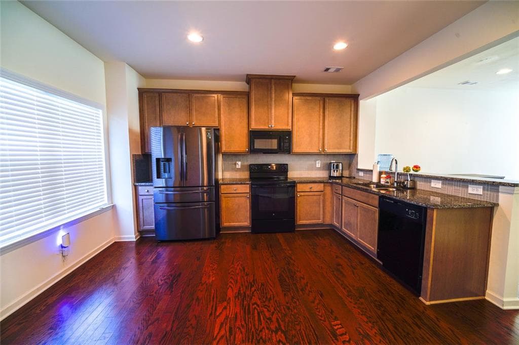 4 bedroom, 4 bathroom, 1,350 sq ft townhouse for sale at 969 Society Circle, Atlanta, GA 30331 — photo 5