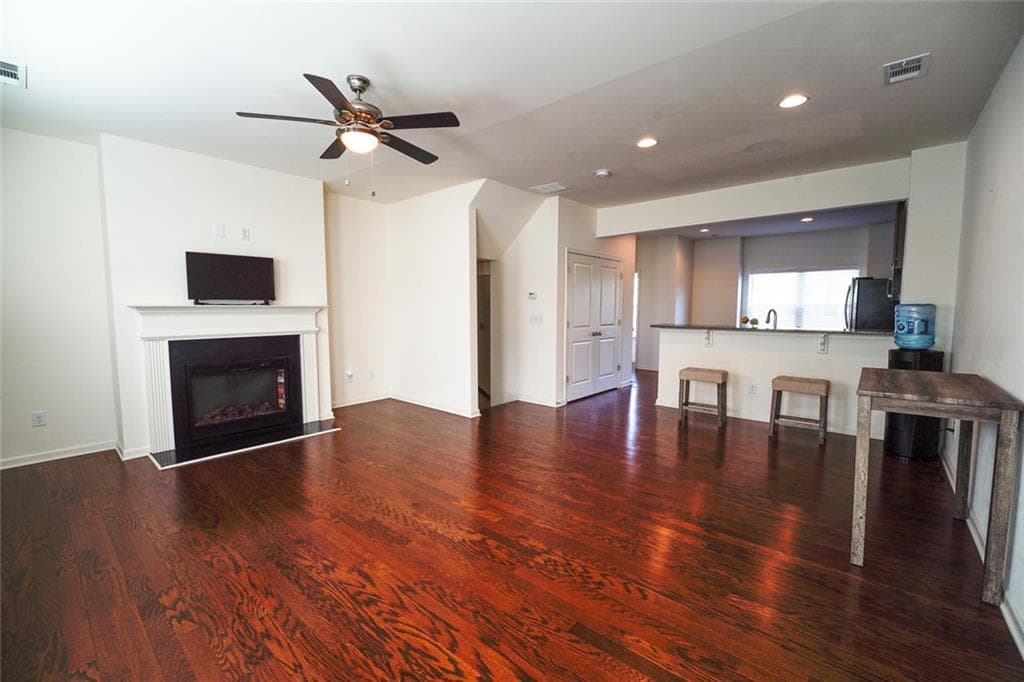 4 bedroom, 4 bathroom, 1,350 sq ft townhouse for sale at 969 Society Circle, Atlanta, GA 30331 — photo 7