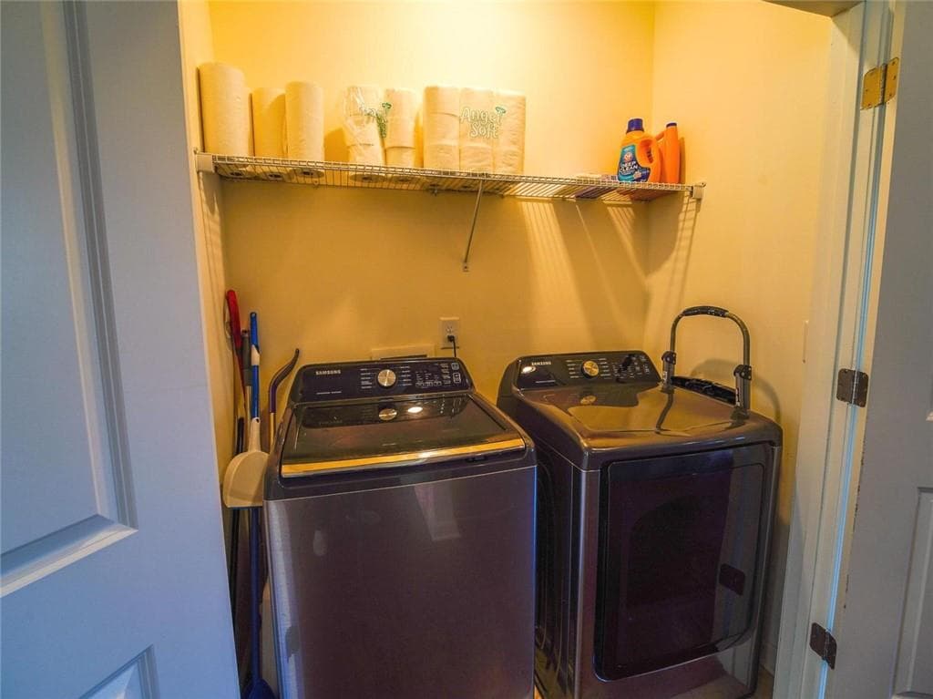 4 bedroom, 4 bathroom, 1,350 sq ft townhouse for sale at 969 Society Circle, Atlanta, GA 30331 — photo 9