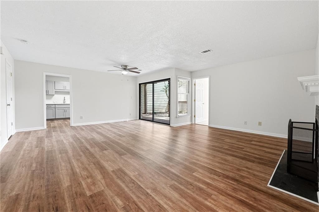 3 bedroom, 2 bathroom, 1,650 sq ft condominium for sale at 507 Garden Court, Atlanta, GA 30328 — photo 5